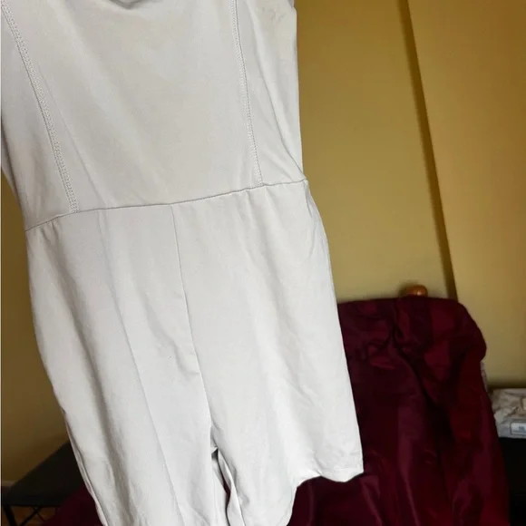 Elegant White Jumpsuit - Picture 2 of 3